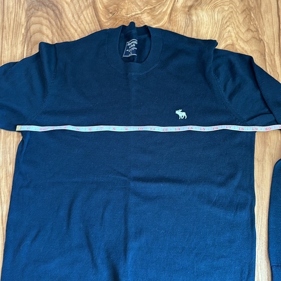 Men’s Abercrombie & Fitch medium Navy sweater - Picture 3 of 7